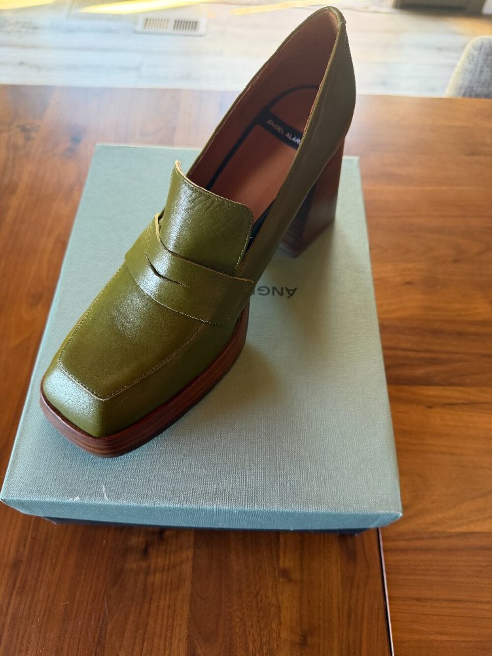 Angel Alarcon Tular leather Mocassin style high heel green Brand New in box 41